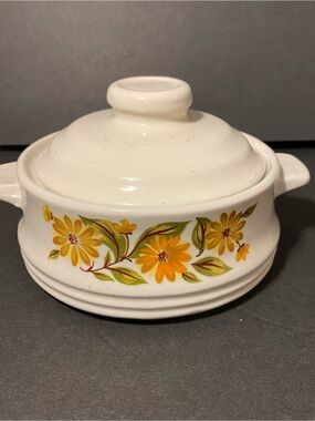 *SALE*Vintage Capri 5” Stoneware Bake Serve n Store Crock w/Lid. Yellow Flowers